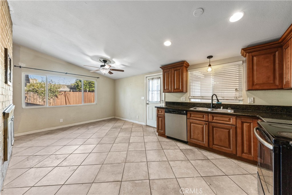 6790 El Cajon Dr