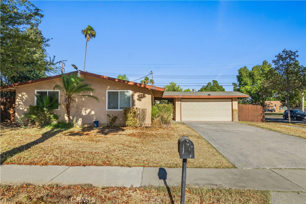 6790 El Cajon Dr