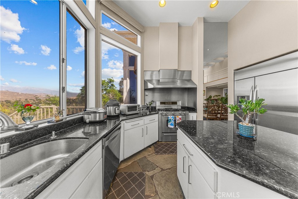 7440 Live Oak Drive