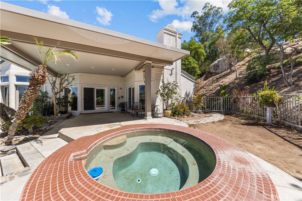 7440 Live Oak Drive