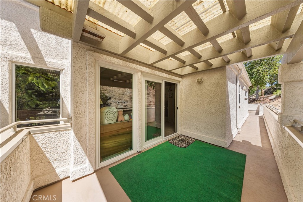 7440 Live Oak Drive