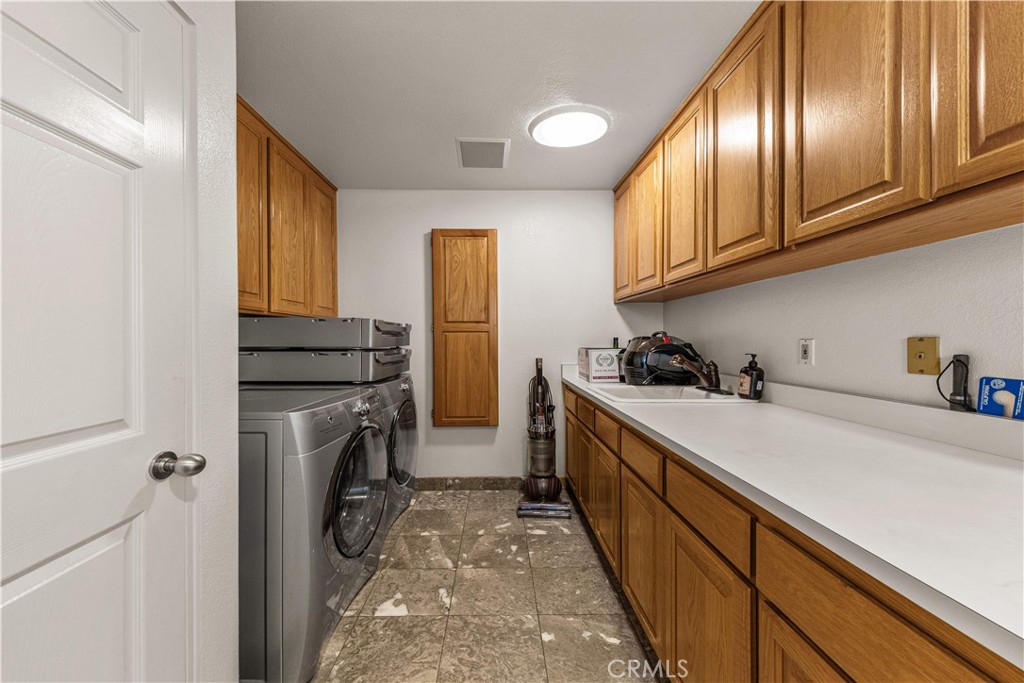 7440 Live Oak Drive