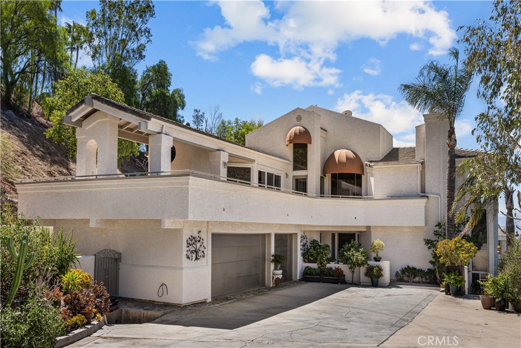 7440 Live Oak Drive