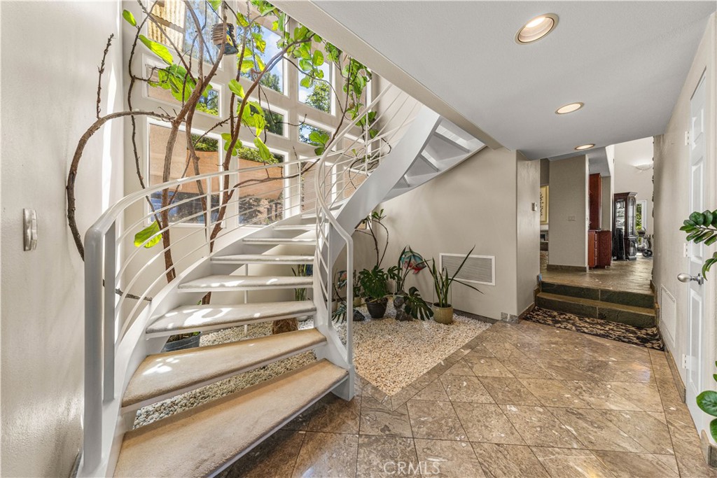 7440 Live Oak Drive