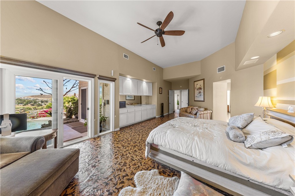 7440 Live Oak Drive