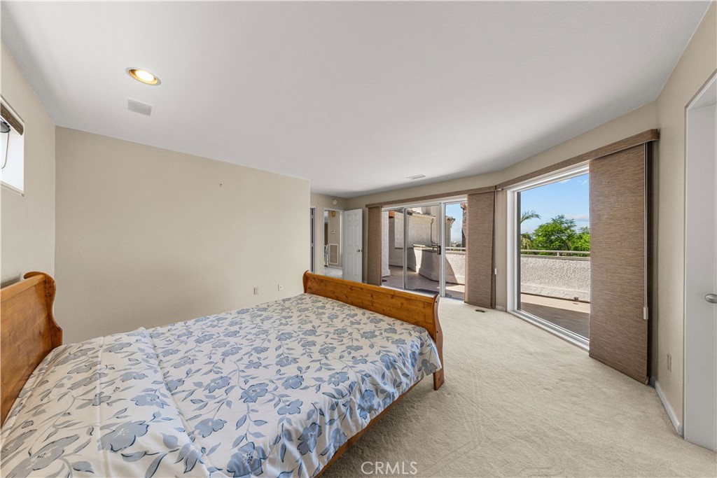 7440 Live Oak Drive