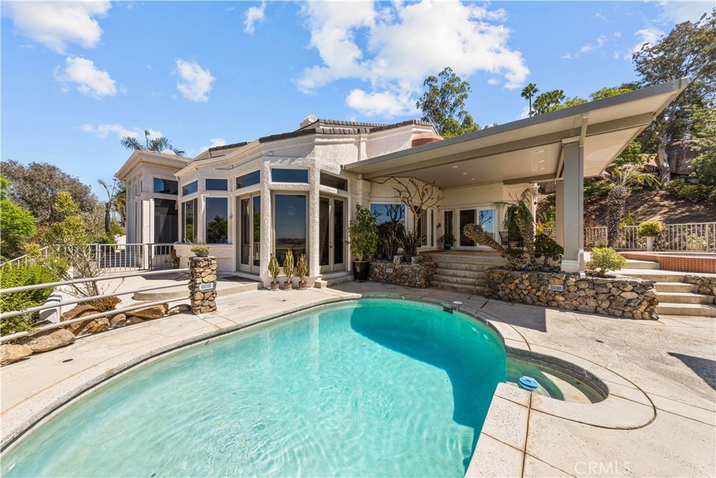 7440 Live Oak Drive