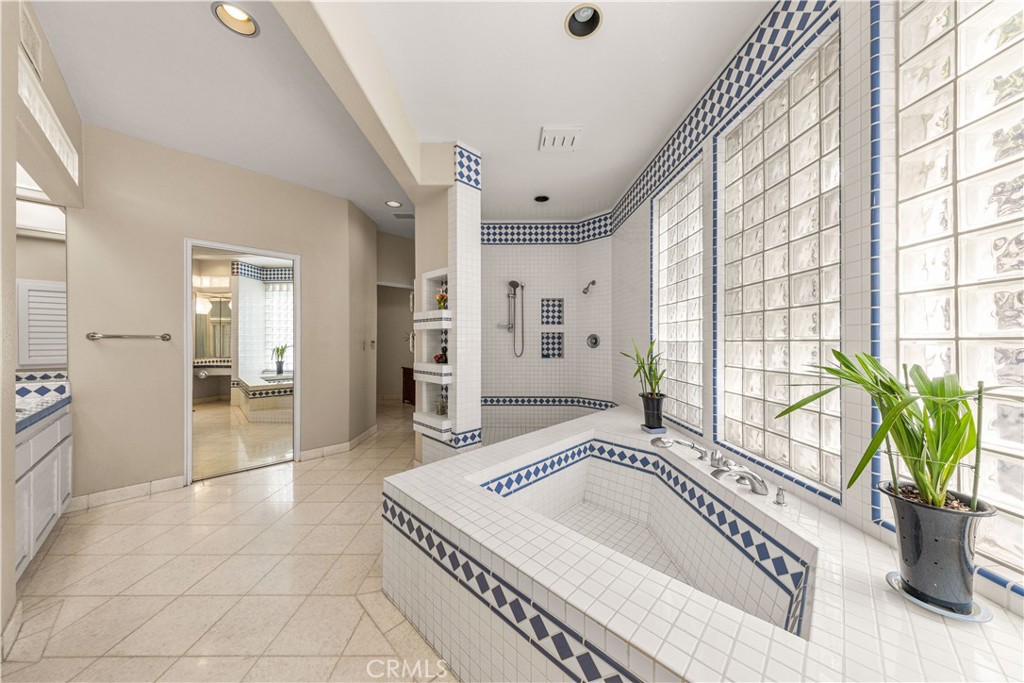 7440 Live Oak Drive