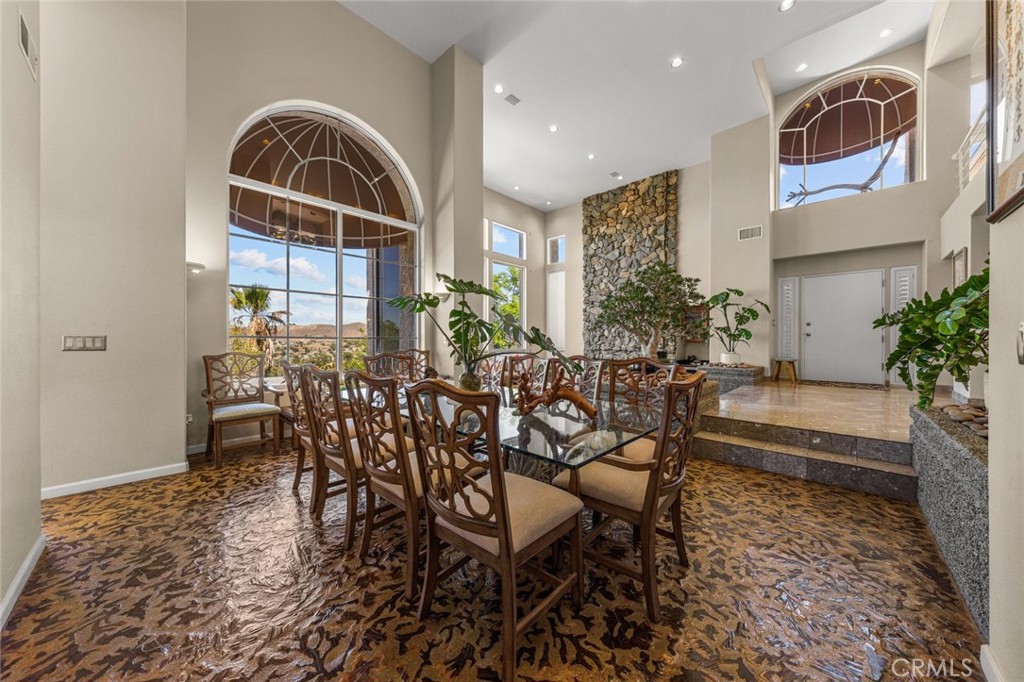 7440 Live Oak Drive