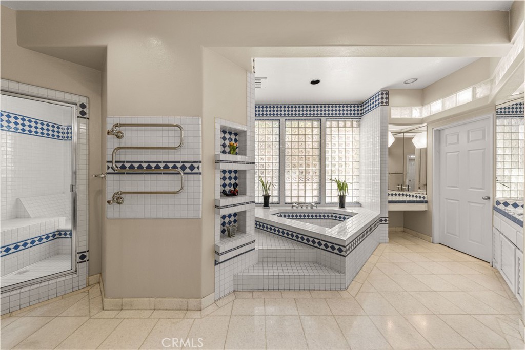 7440 Live Oak Drive