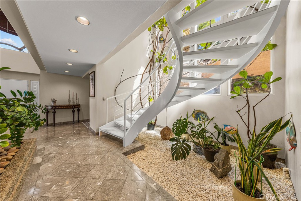 7440 Live Oak Drive