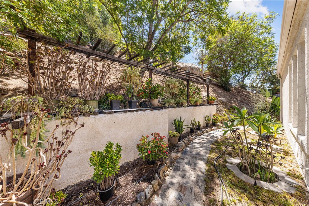 7440 Live Oak Drive