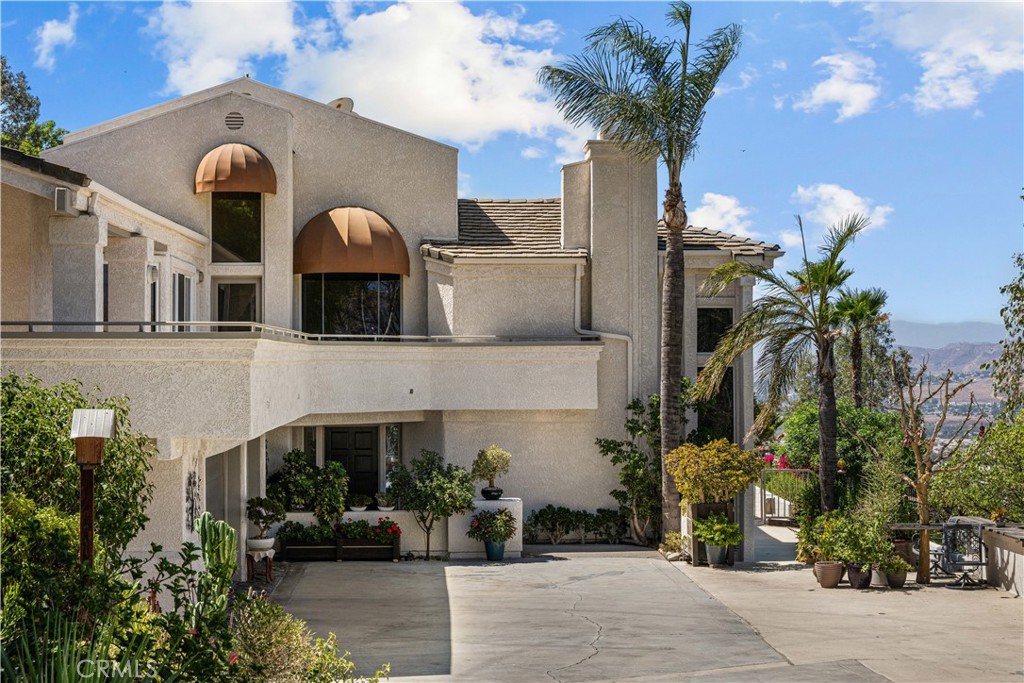 7440 Live Oak Drive