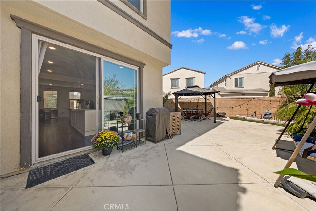 4838 S Monarch