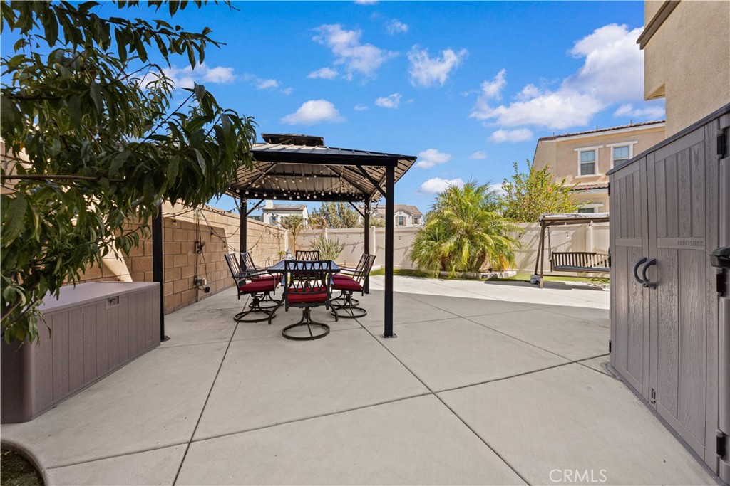 4838 S Monarch