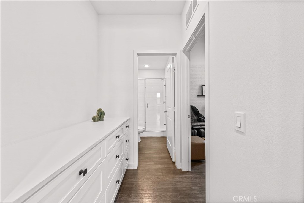 4838 S Monarch