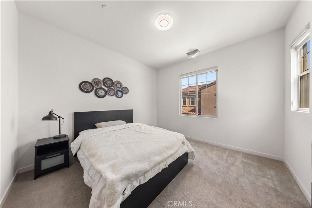 4838 S Monarch