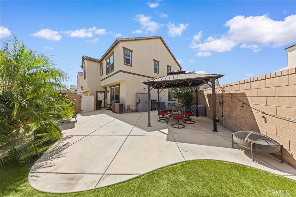 4838 S Monarch