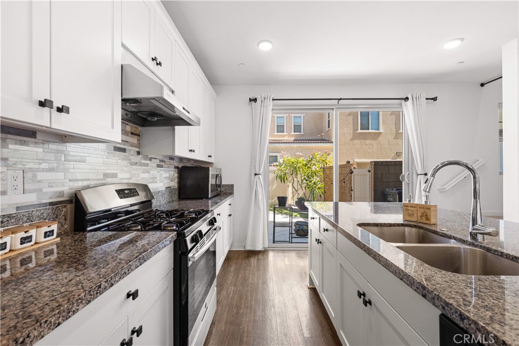 4838 S Monarch