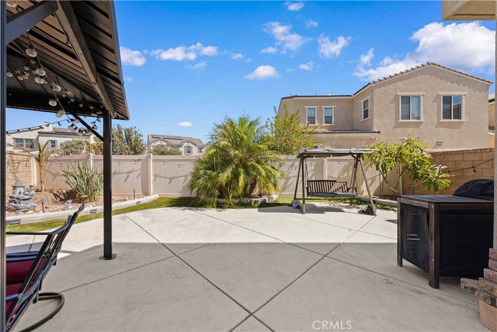 4838 S Monarch