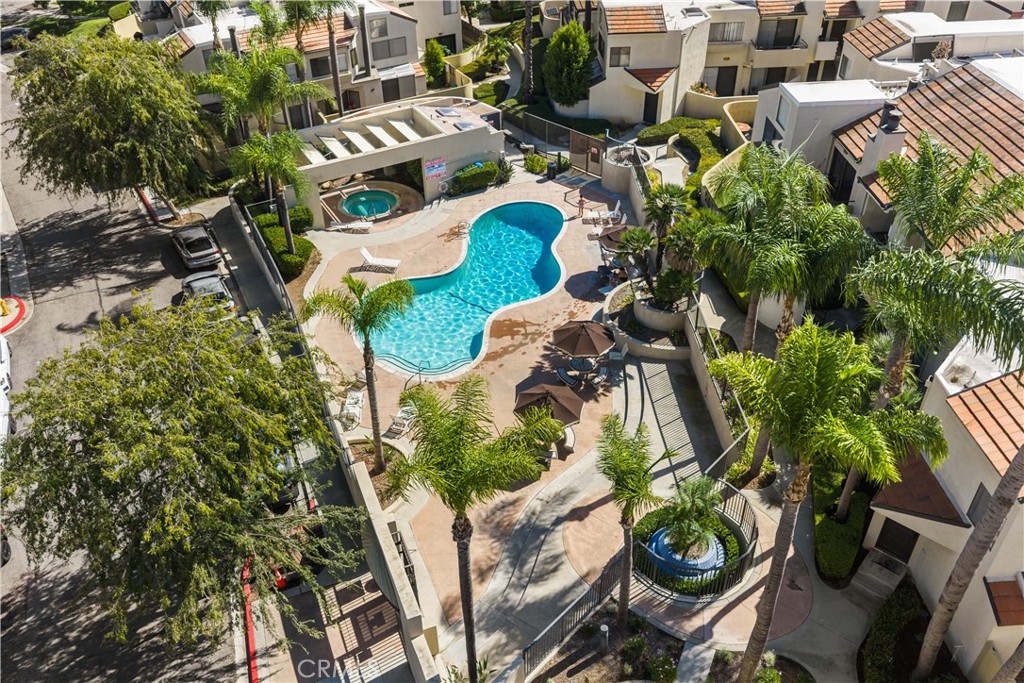13115 Le Parc 33