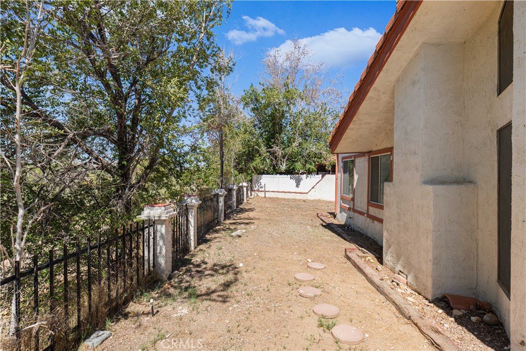 13850 Dahlgren Drive