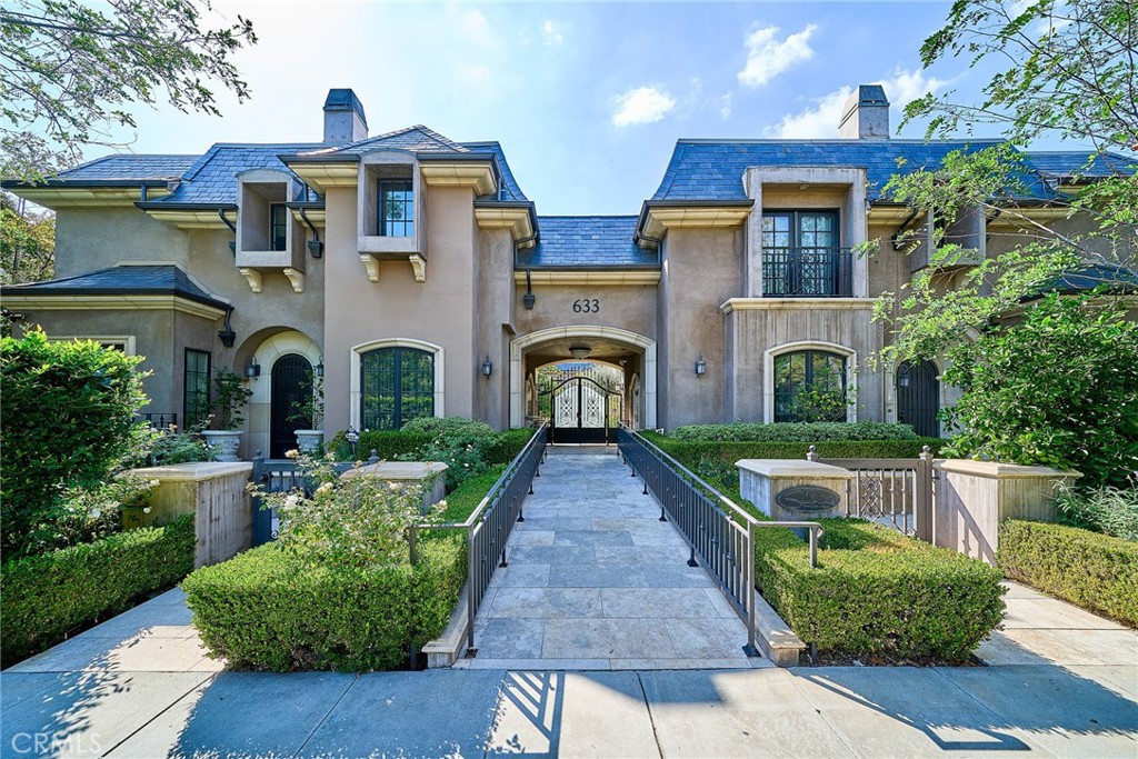 633 S Lake