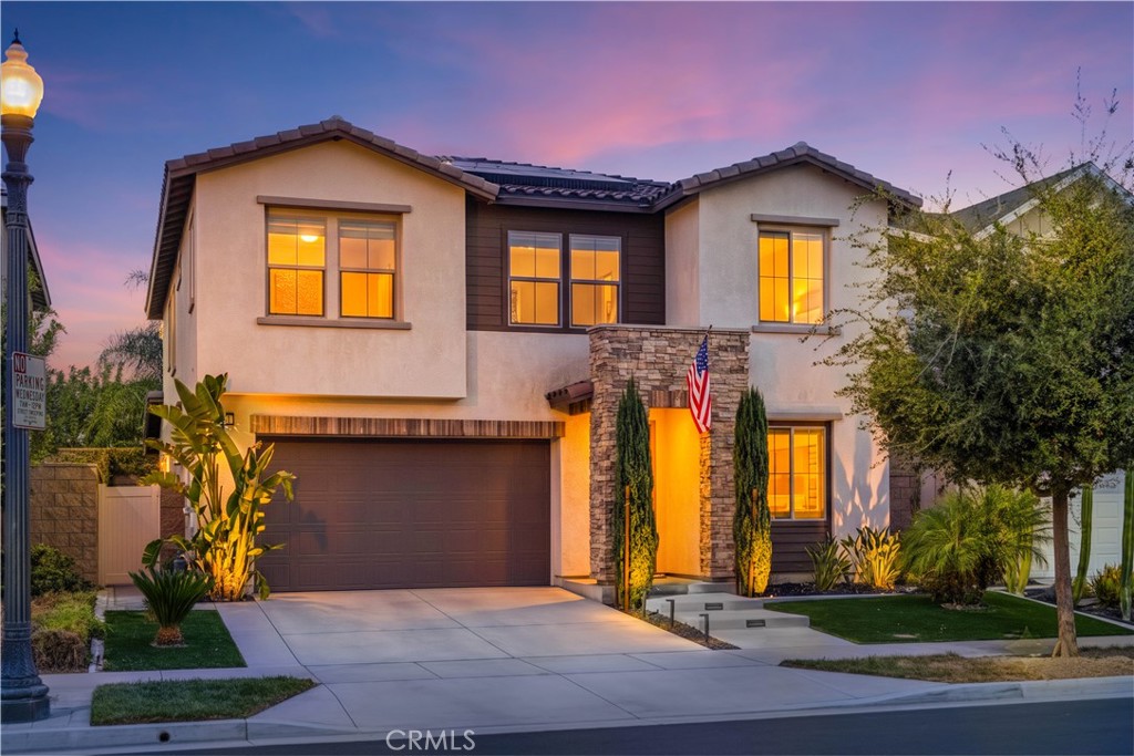 2531 E Violet