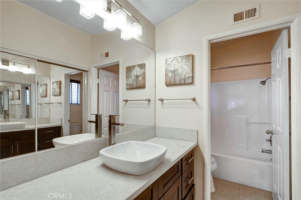 1532 Tradewinds