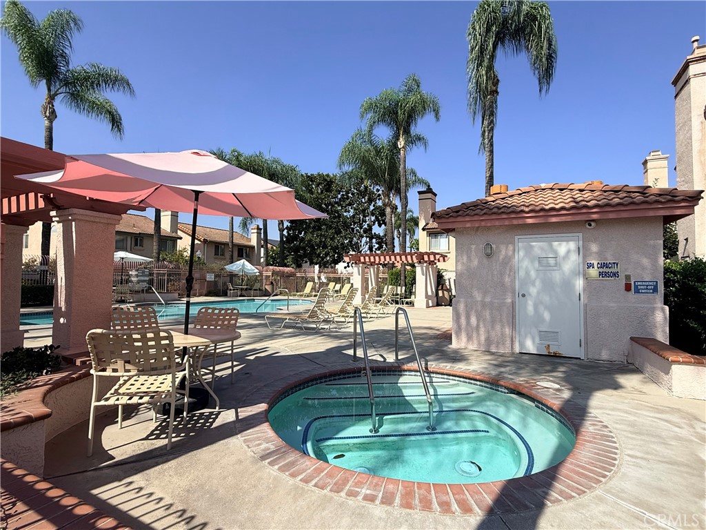 1532 Tradewinds