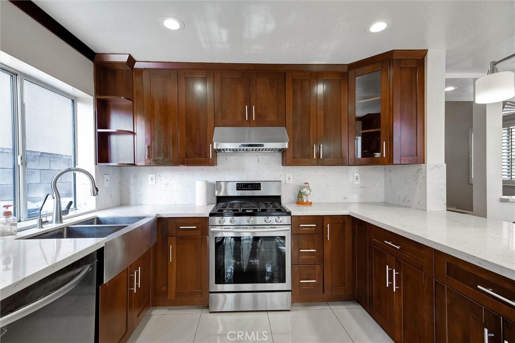 1532 Tradewinds