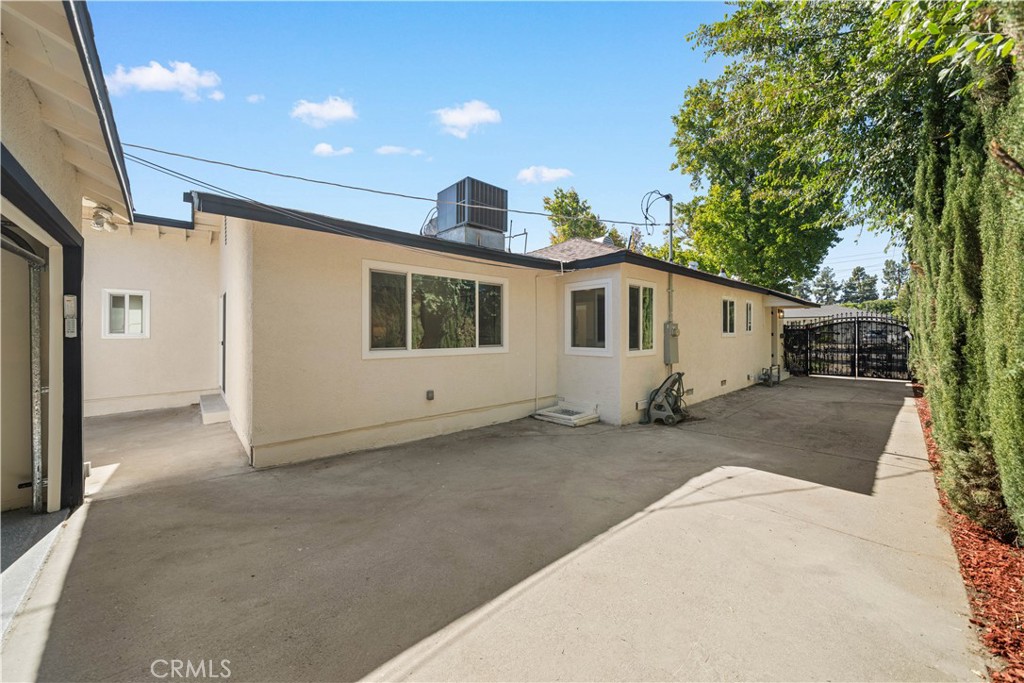 500 Santa Paula Avenue