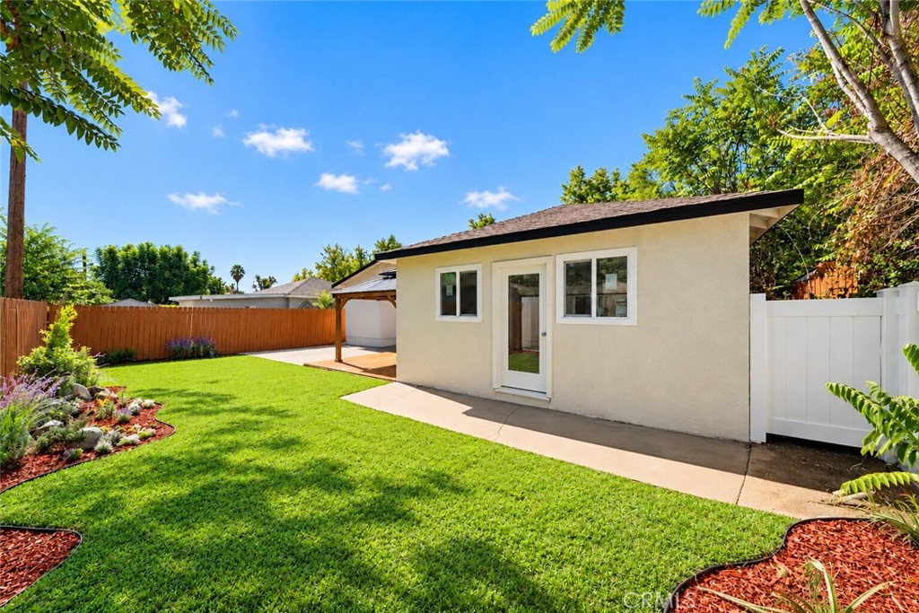 500 Santa Paula Avenue