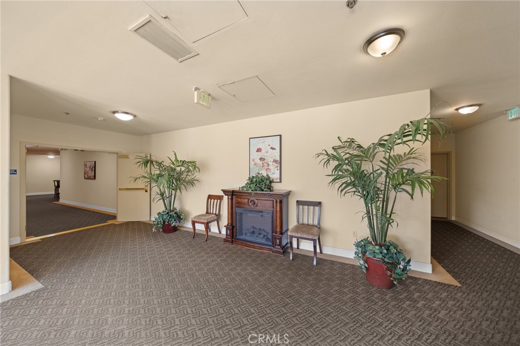13798 Roswell Avenue B279