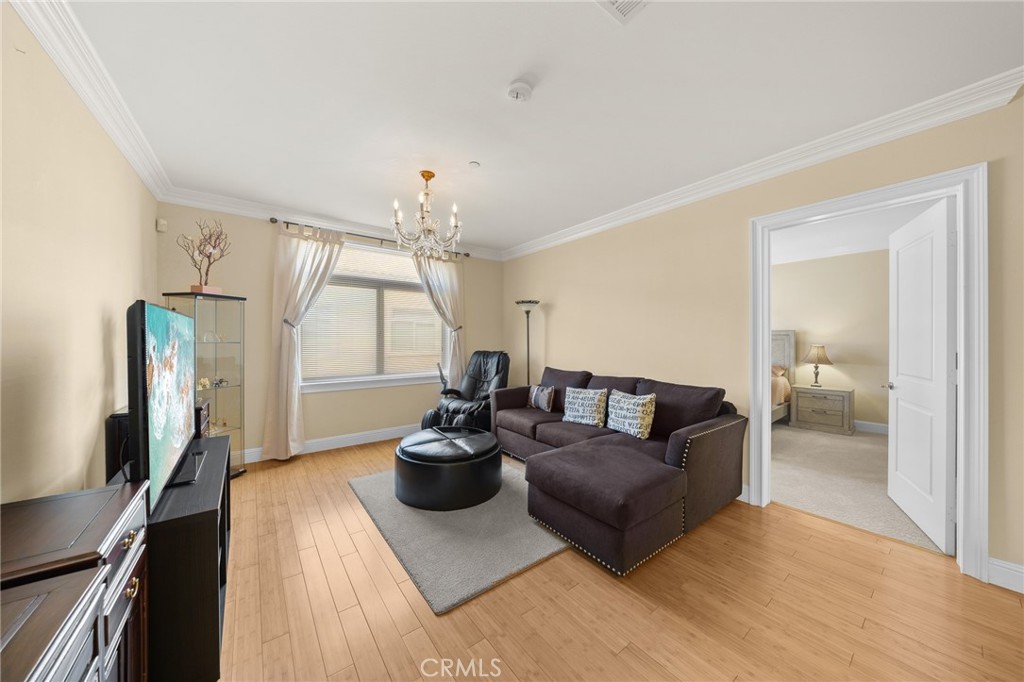 13798 Roswell Avenue B279
