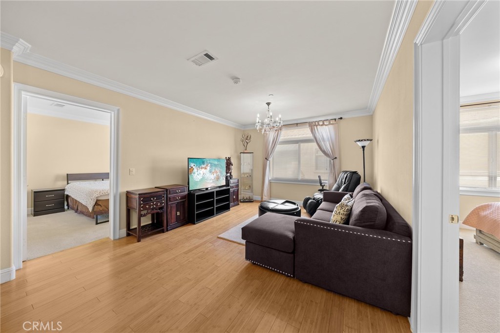 13798 Roswell Avenue B279