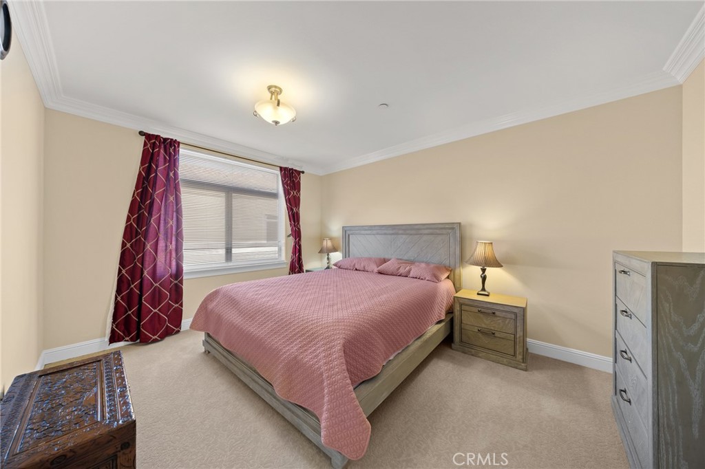 13798 Roswell Avenue B279