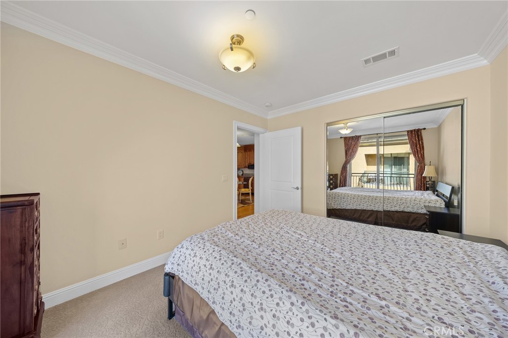 13798 Roswell Avenue B279