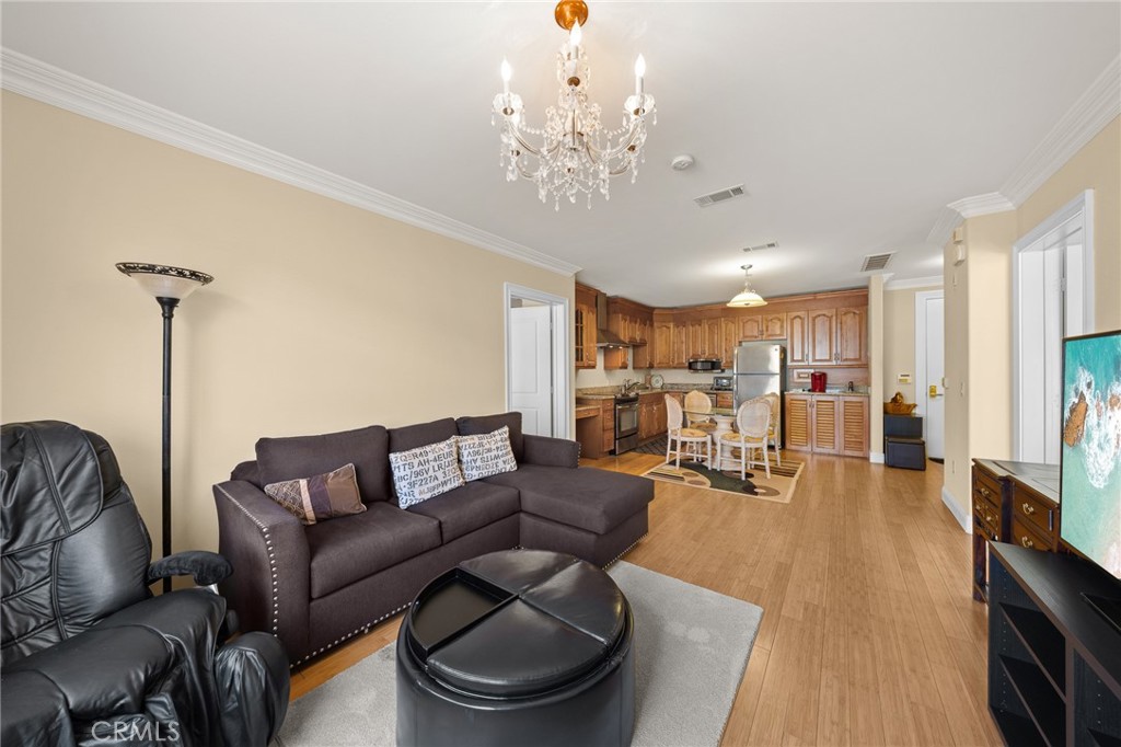 13798 Roswell Avenue B279