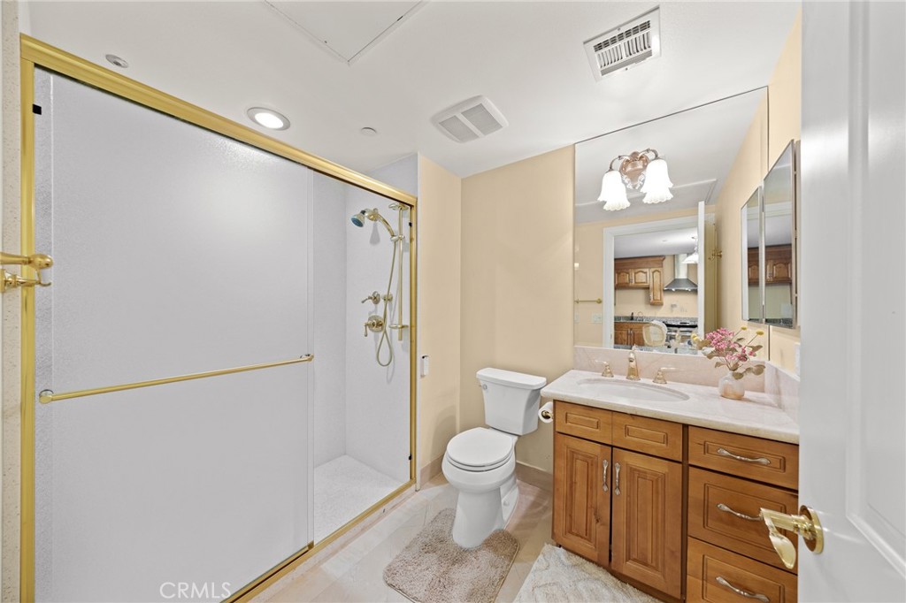 13798 Roswell Avenue B279