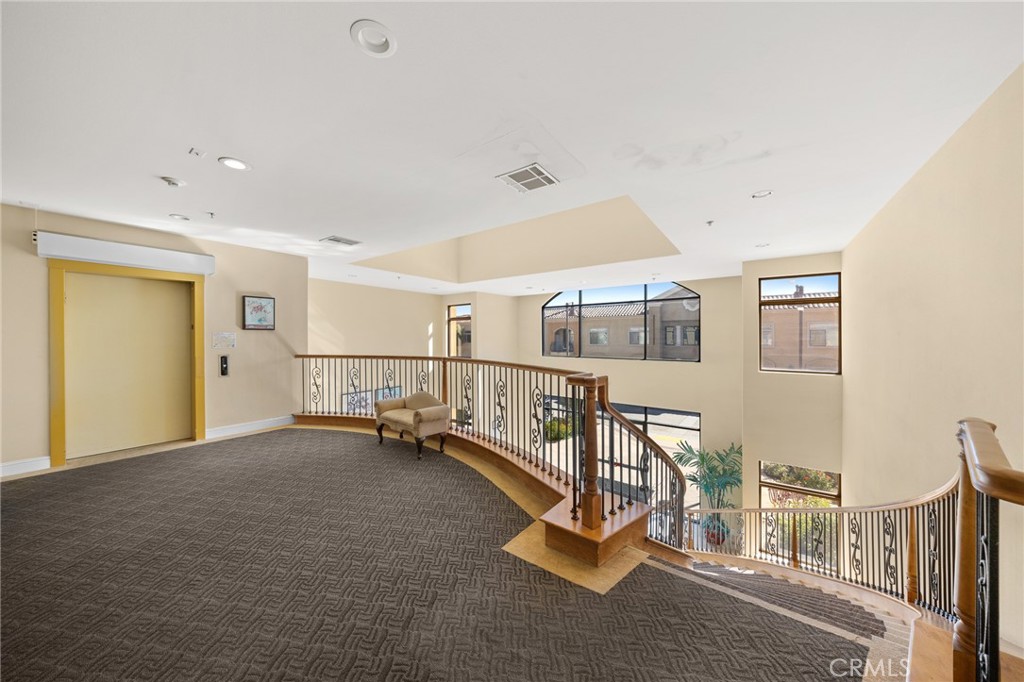 13798 Roswell Avenue B279