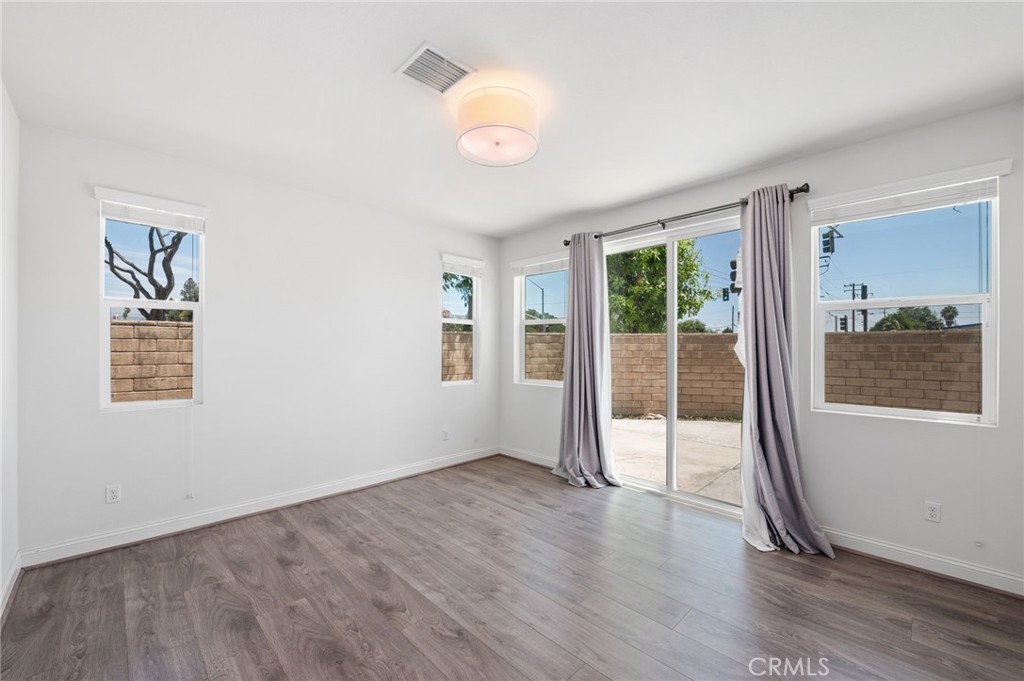 13841 Snyder