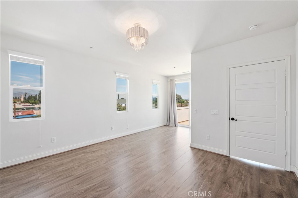 13841 Snyder