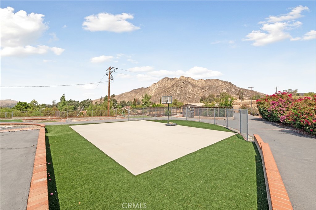 10374 Lake Summit Drive