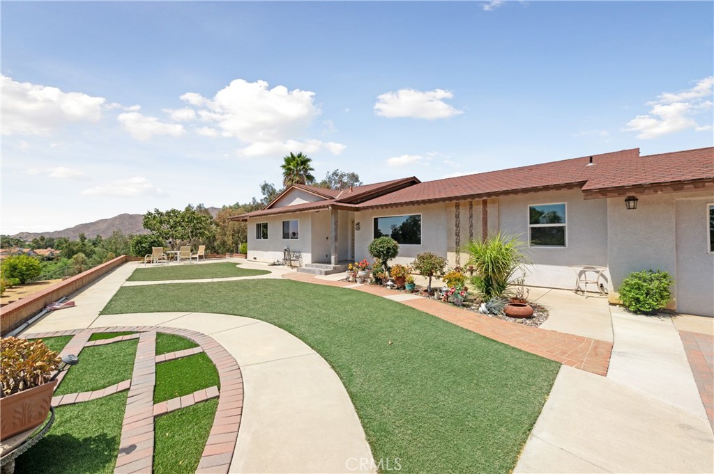 10374 Lake Summit Drive