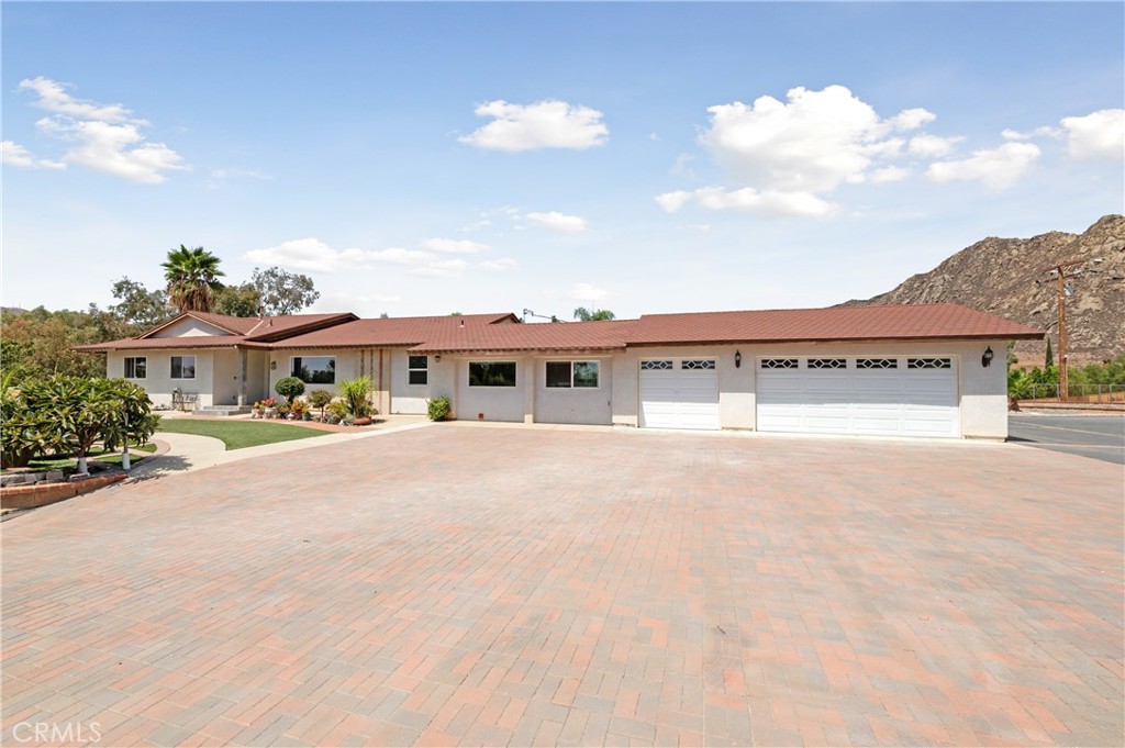10374 Lake Summit Drive