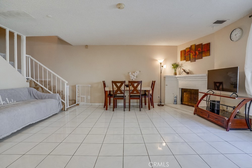 11105 Lower Azusa Road B