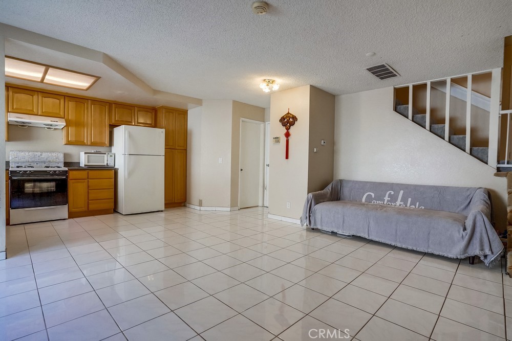 11105 Lower Azusa Road B