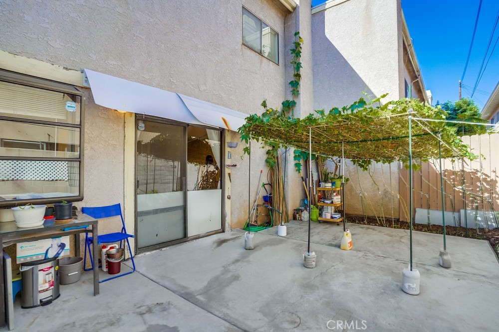 11105 Lower Azusa Road B