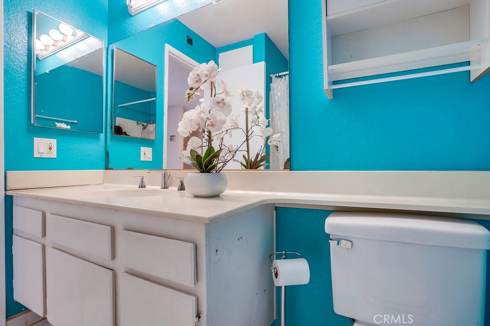 11105 Lower Azusa Road B